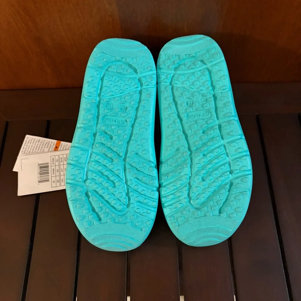 CROCS Kids c12 Aqua Slip-On Water Shoes in Teal & Blue